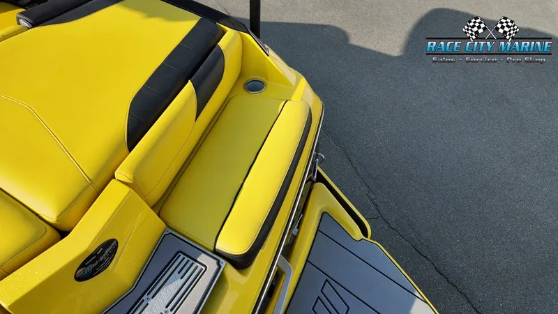 Slide: The Image of Malibu Wakesetter 23 LSV 2019 - 13