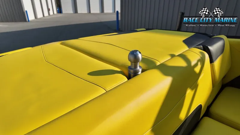 Slide: The Image of Malibu Wakesetter 23 LSV 2019 - 15