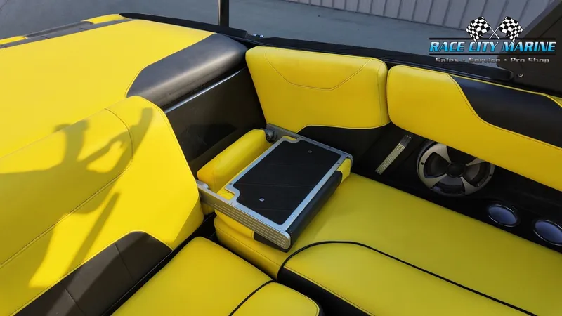 Slide: The Image of Malibu Wakesetter 23 LSV 2019 - 16