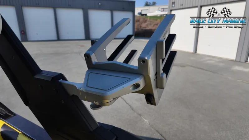 Slide: The Image of Malibu Wakesetter 23 LSV 2019 - 17