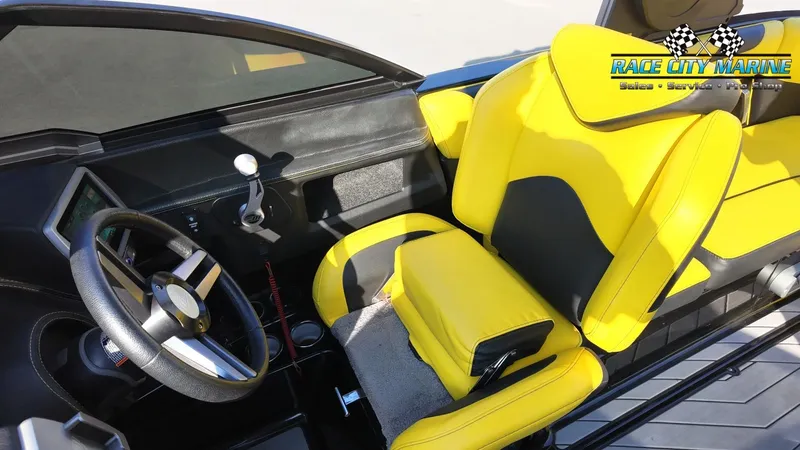 Slide: The Image of Malibu Wakesetter 23 LSV 2019 - 25