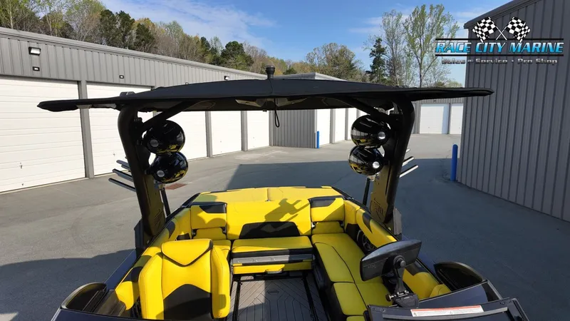 Slide: The Image of Malibu Wakesetter 23 LSV 2019 - 32