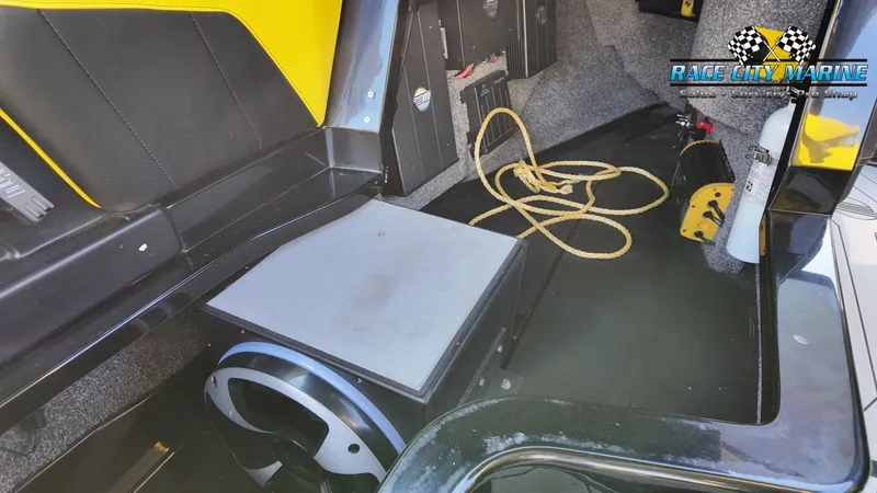 Slide: The Image of Malibu Wakesetter 23 LSV 2019 - 52
