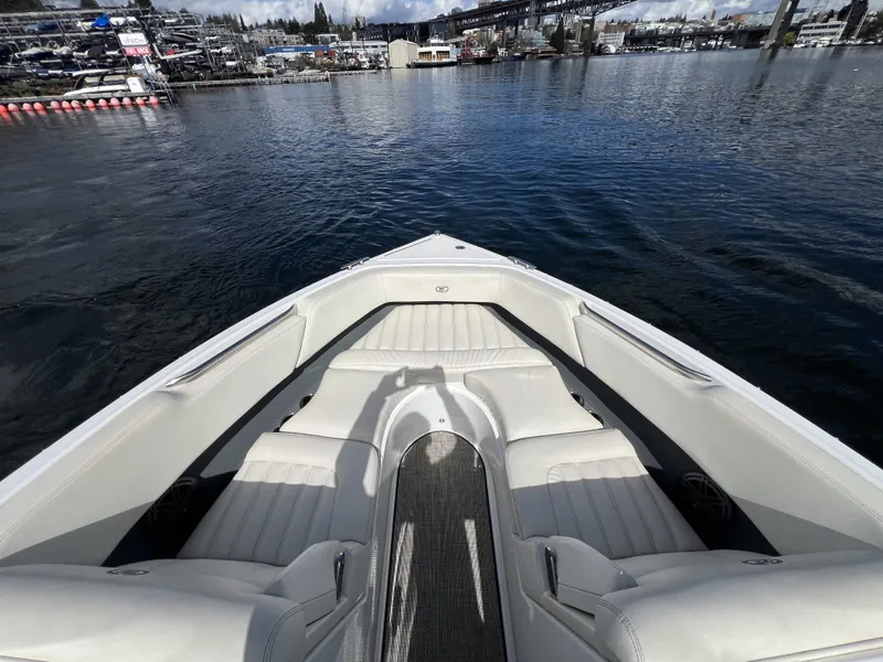 Slide: The Image of Cobalt R3 WSS Surf 2016 - 14