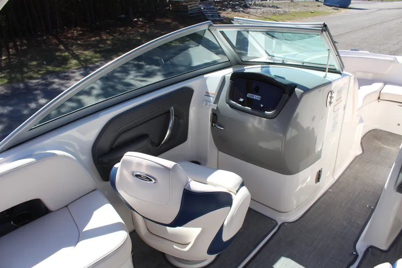 Slide: The Image of Chaparral 244 Sunesta 2017 - 10