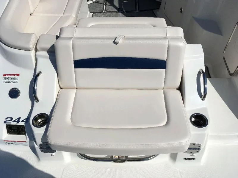 Slide: The Image of Chaparral 244 Sunesta 2017 - 13