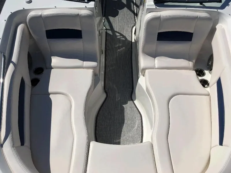 Slide: The Image of Chaparral 244 Sunesta 2017 - 17