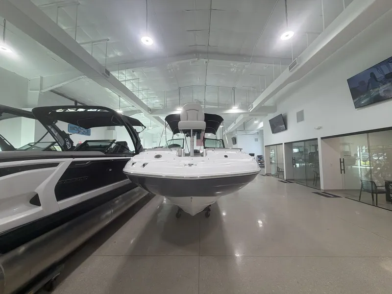 Slide: The Image of Hurricane 2400 SD 2026 - 10