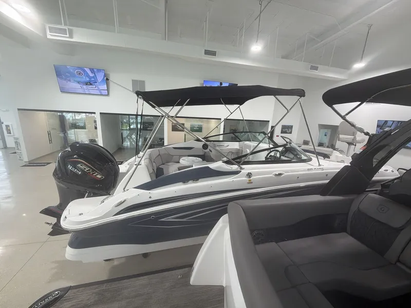 Slide: The Image of Hurricane 2400 SD 2026 - 16