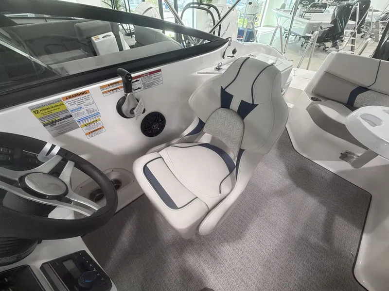 Slide: The Image of Hurricane 2400 SD 2026 - 19