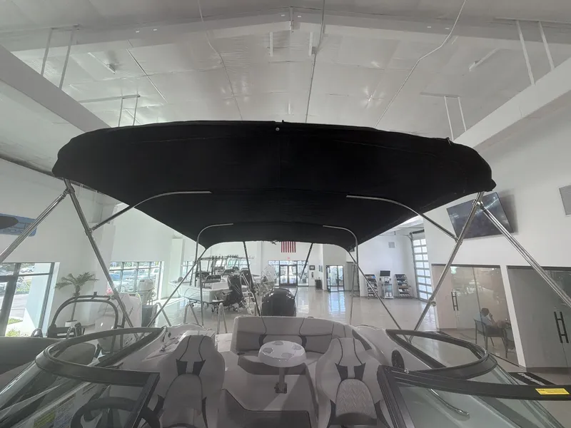 Slide: The Image of Hurricane 2400 SD 2026 - 20