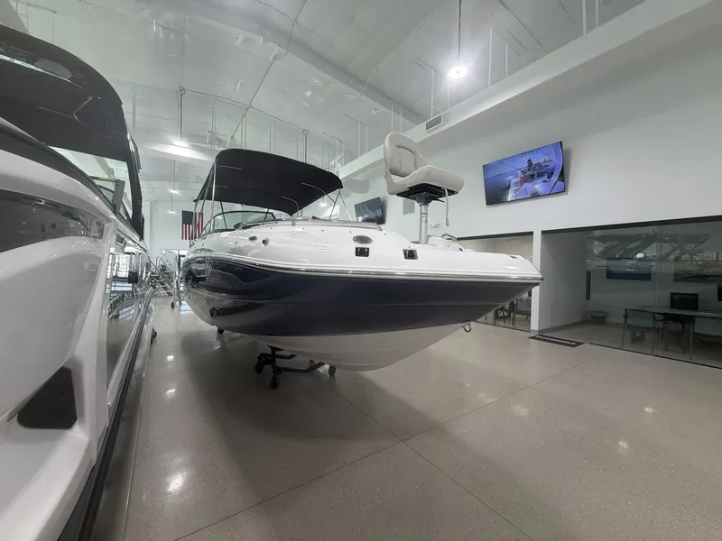 Slide: The Image of Hurricane 2400 SD 2026 - 23