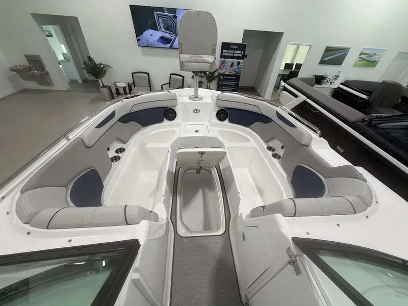 Slide: The Image of Hurricane 2400 SD 2026 - 30