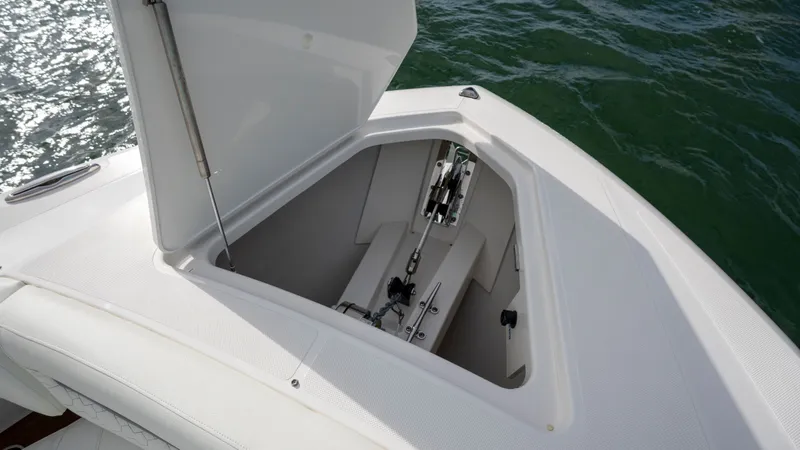 Slide: The Image of Tiara 38 LS 2024 - 31