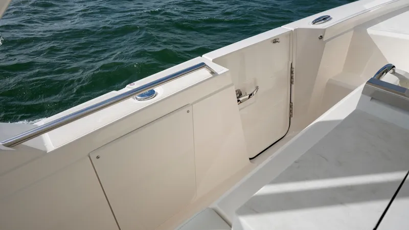 Slide: The Image of Tiara 38 LS 2024 - 42