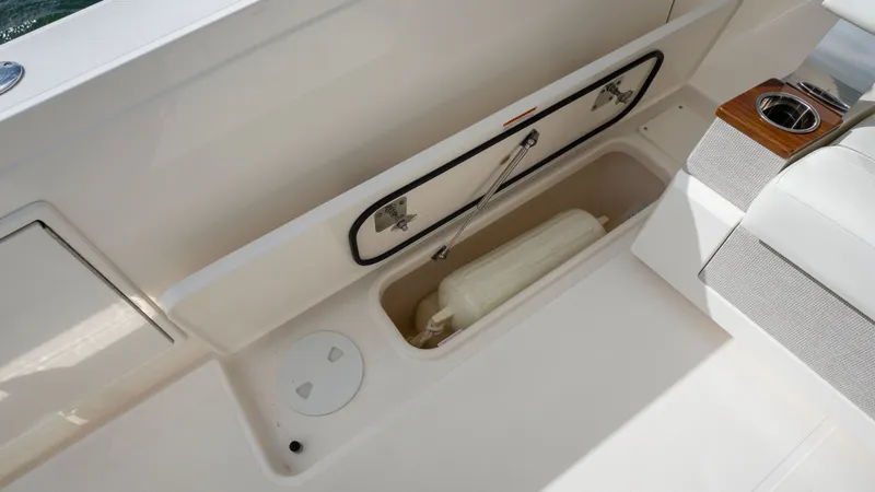 Slide: The Image of Tiara 38 LS 2024 - 46