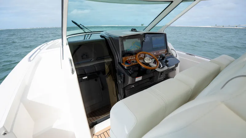 Slide: The Image of Tiara 38 LS 2024 - 54