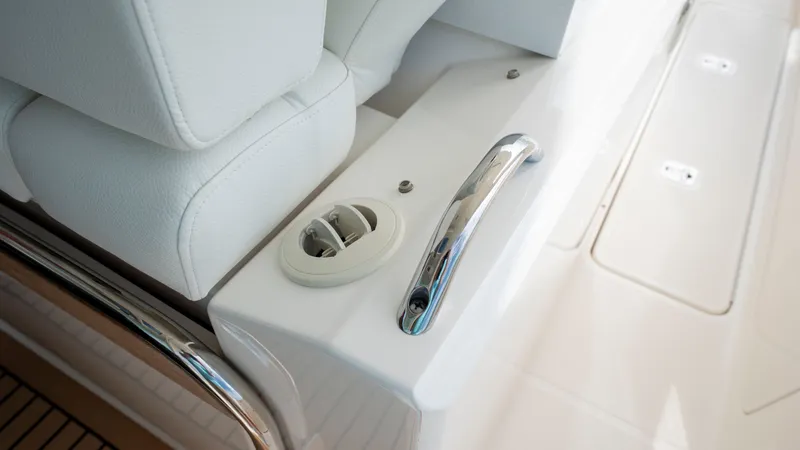 Slide: The Image of Tiara 38 LS 2024 - 61