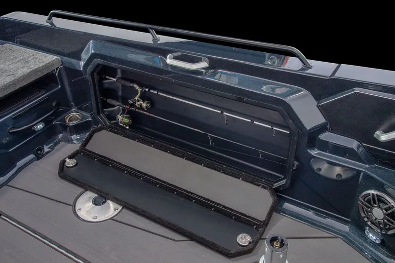 Slide: The Image of Skeeter WXR1910F 2026 - 13