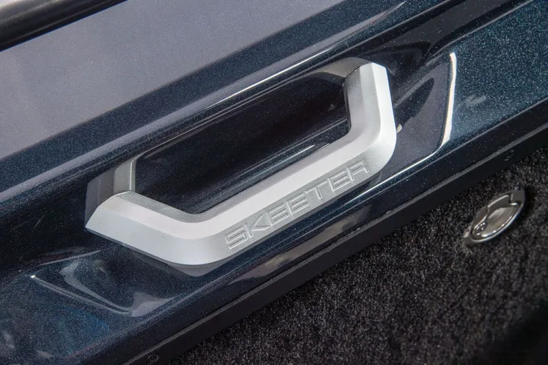 Slide: The Image of Skeeter WXR1910F 2026 - 15