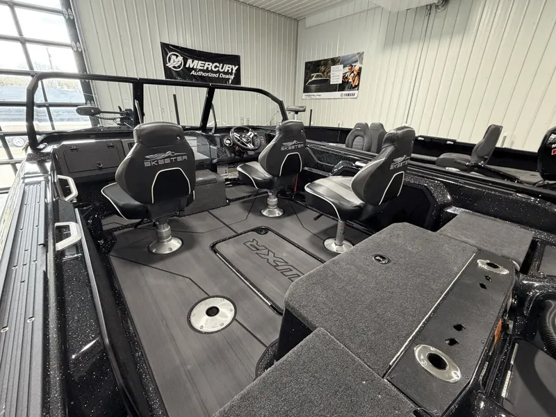 Slide: The Image of Skeeter WXR1910F 2026 - 31