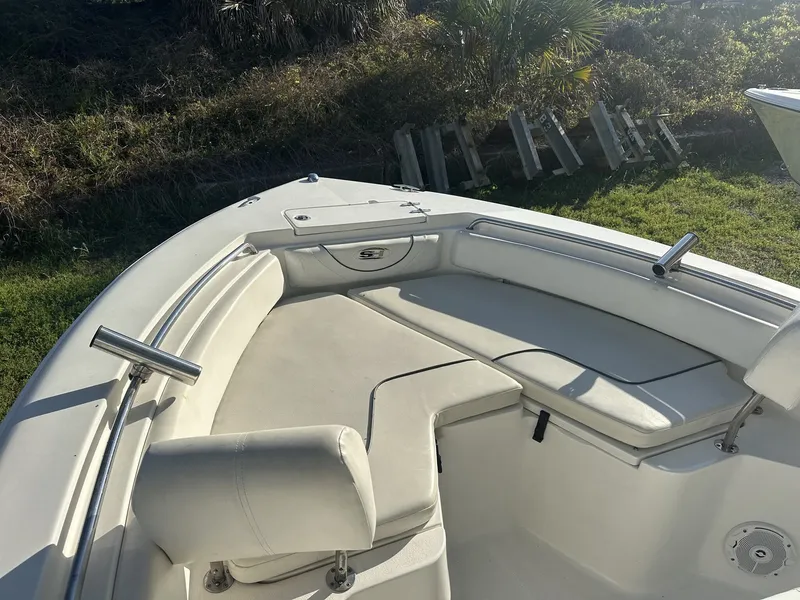 Slide: The Image of Sea Hunt Ultra 235 SE 2023 - 5