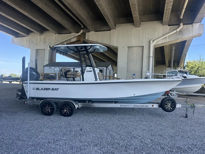 The Image of Blazer Bay 2440 2026 - 1