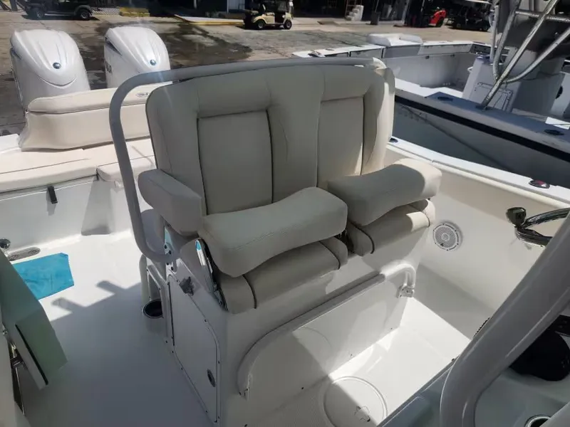 Slide: The Image of Sea Hunt 265 ultra 2025 - 11