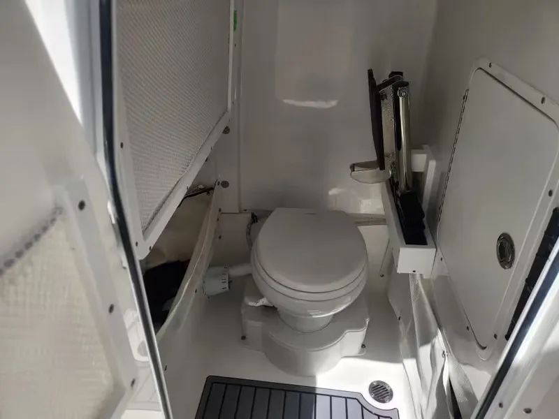 Slide: The Image of Sea Hunt 265 ultra 2025 - 14