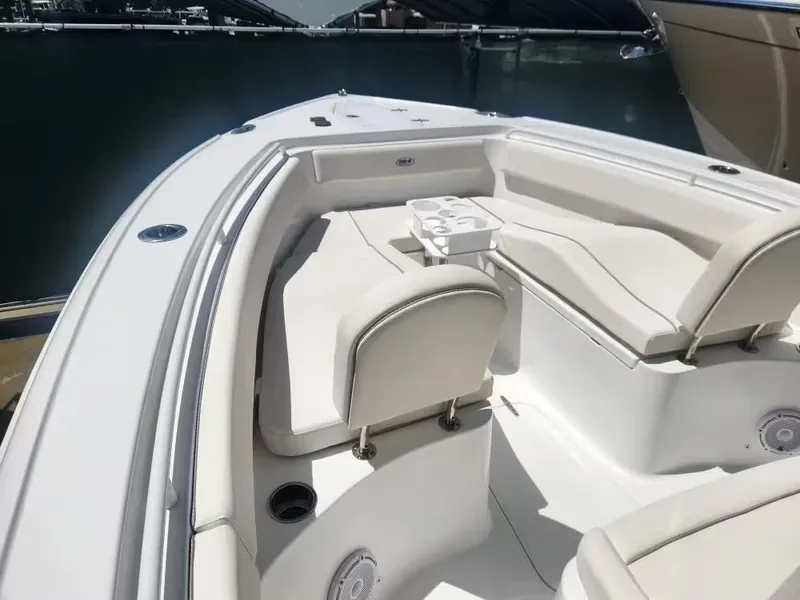 Slide: The Image of Sea Hunt 265 ultra 2025 - 16