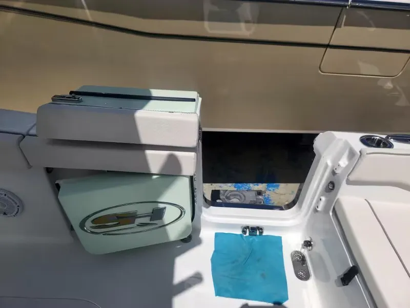 Slide: The Image of Sea Hunt 265 ultra 2025 - 8