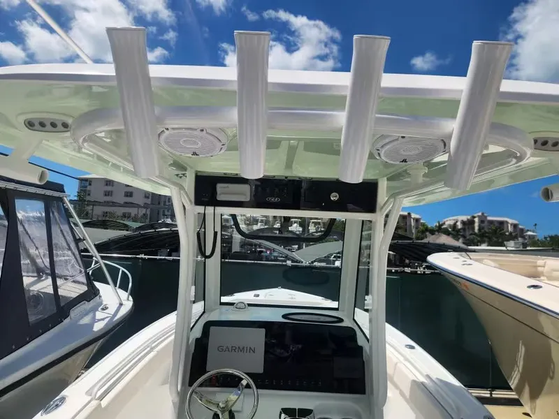 Slide: The Image of Sea Hunt 265 ultra 2025 - 9