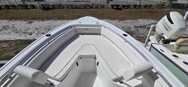 Slide: The Image of Sea Hunt Ultra 239 SE 2022 - 12