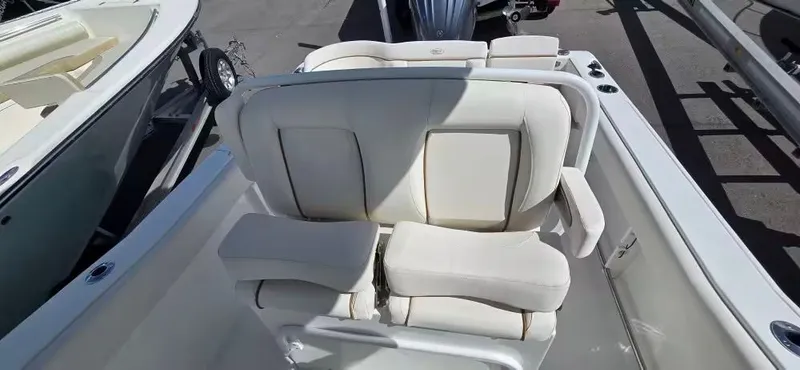 Slide: The Image of Sea Hunt Ultra 239 SE 2022 - 8