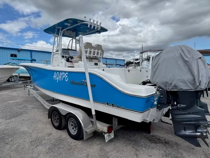 Slide: The Image of NauticStar 25 XS 2016 - 3