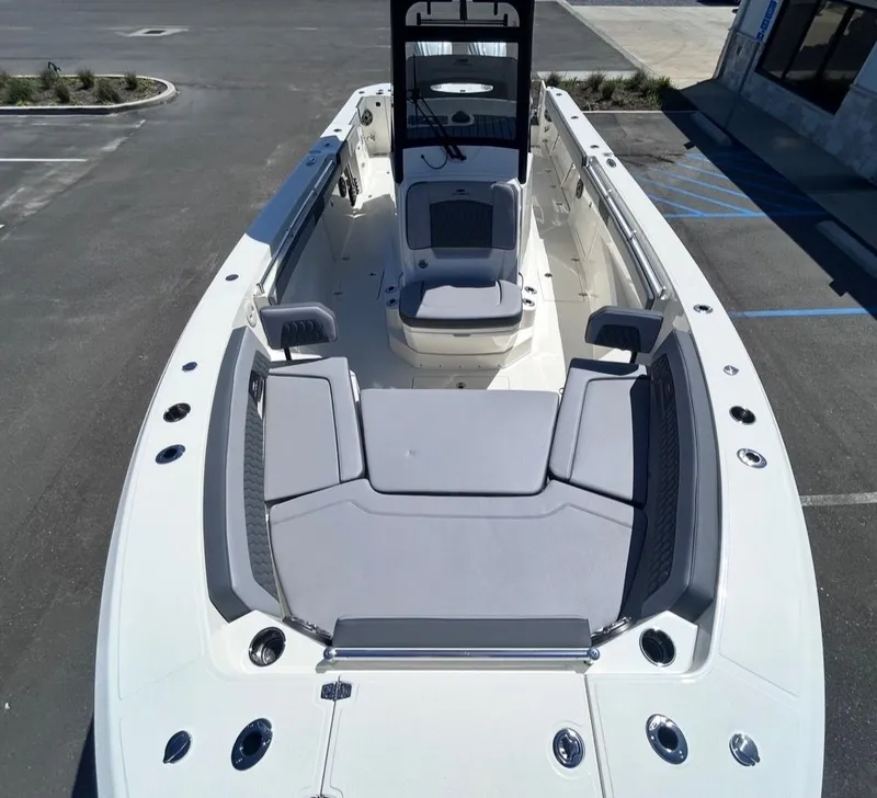 Slide: The Image of Cobia 305CC 2026 - 10