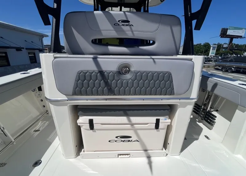 Slide: The Image of Cobia 305CC 2026 - 13