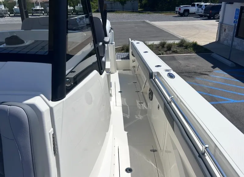 Slide: The Image of Cobia 305CC 2026 - 18