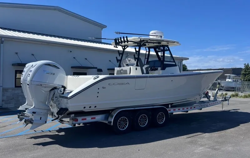 Slide: The Image of Cobia 305CC 2026 - 8