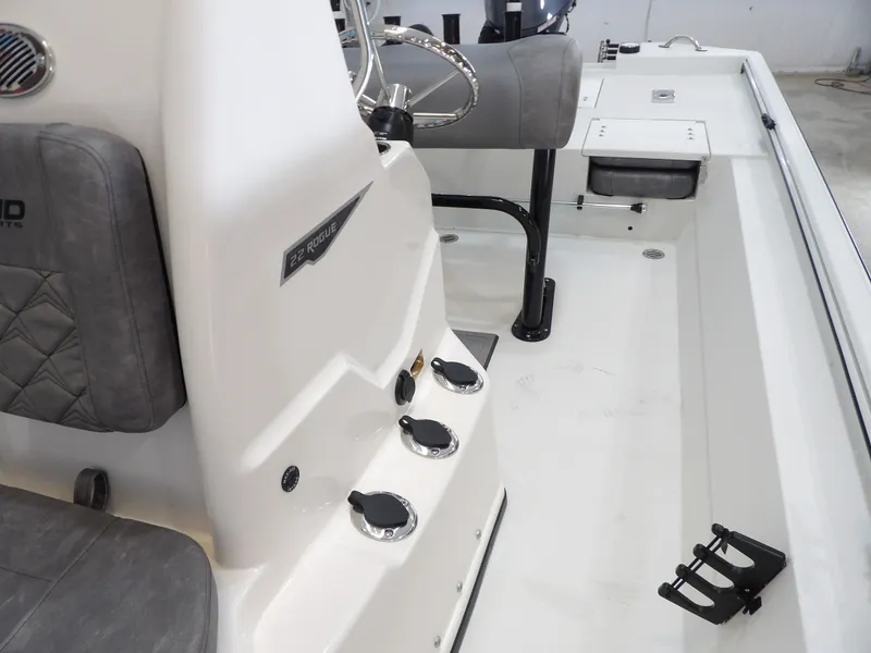 Slide: The Image of Avid 22CC ROGUE 2026 - 17