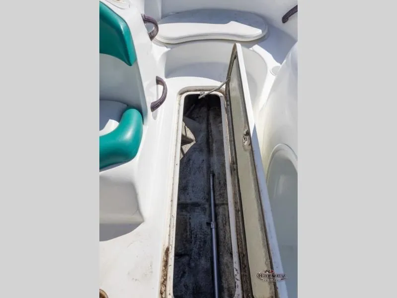 Slide: The Image of Sea-Doo Challenger 1996 - 13