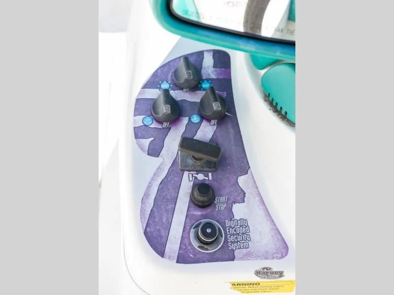 Slide: The Image of Sea-Doo Challenger 1996 - 17