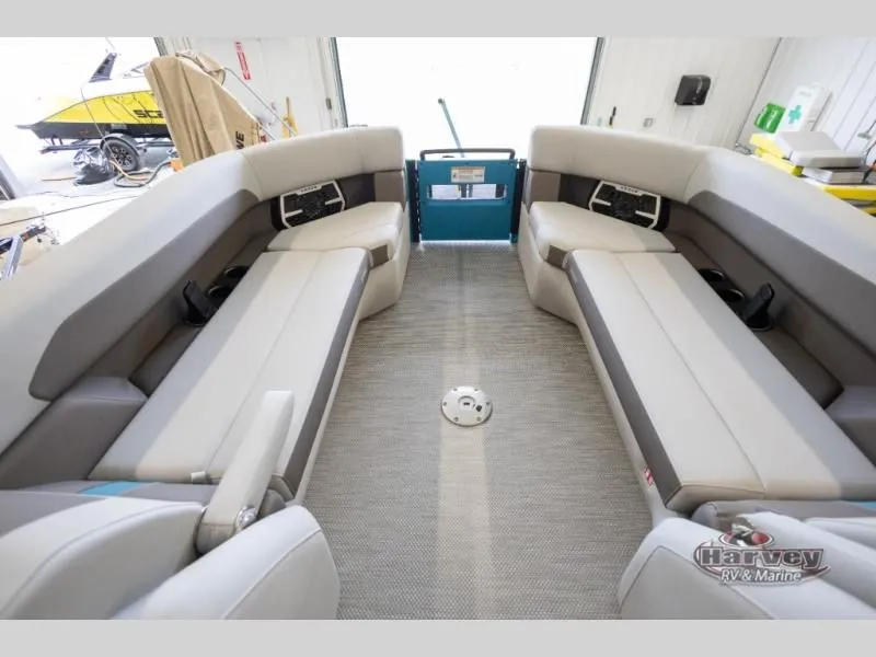 Slide: The Image of Vogue Performance 25 RL 2026 - 14