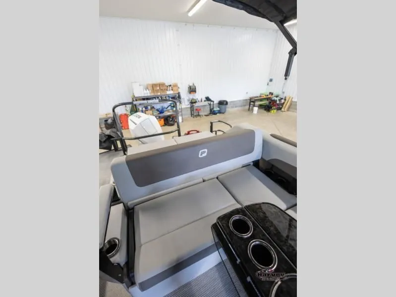 Slide: The Image of Vogue Performance 25 RL 2026 - 21