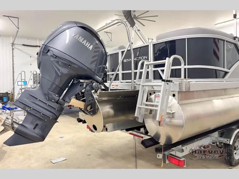 Slide: The Image of Bennington pontoon boat with Yamaha outboard motor, S Series SSRSF 2026 model. - 4