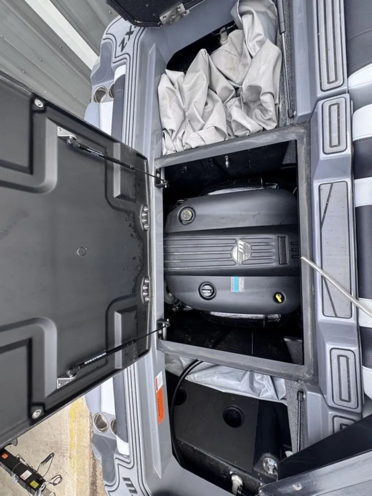 Slide: The Image of Engine compartment of 2024 Malibu Wakesetter 23 MXZ. - 20