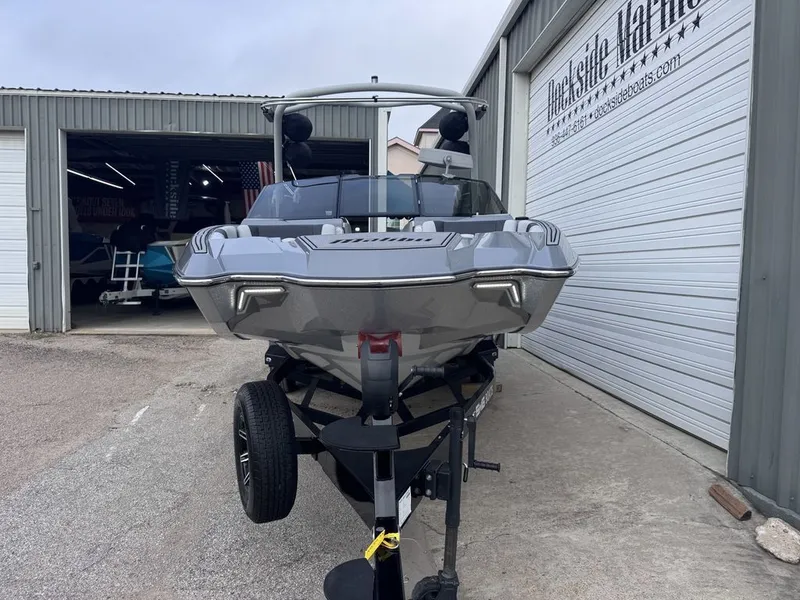 Slide: The Image of 2024 Malibu Wakesetter 23 MXZ at Dockside Marine. - 3