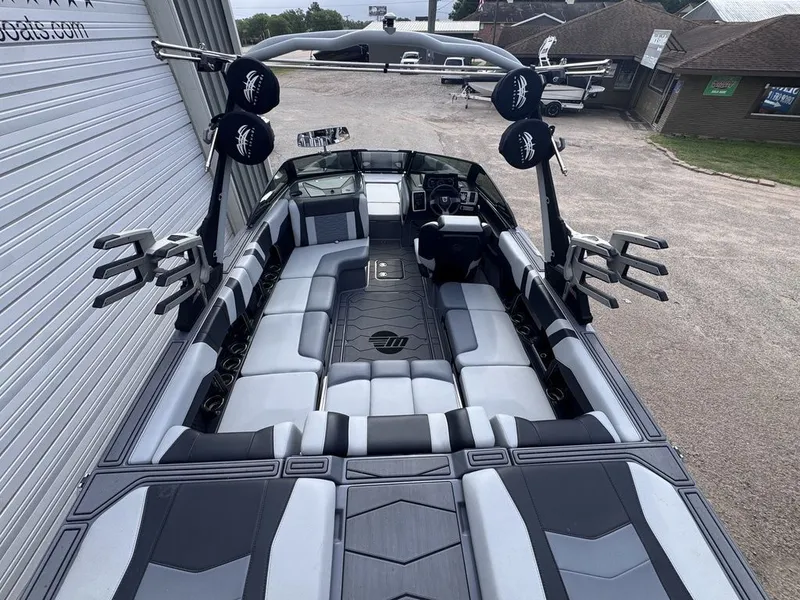 Slide: The Image of Interior view of 2024 Malibu Wakesetter 23 MXZ boat. - 9