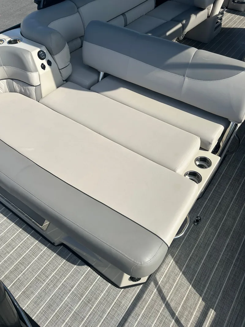 Slide: The Image of Harris Grand Mariner 250 2019 - 14