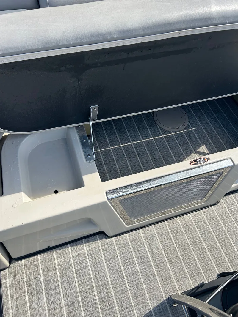 Slide: The Image of Harris Grand Mariner 250 2019 - 16